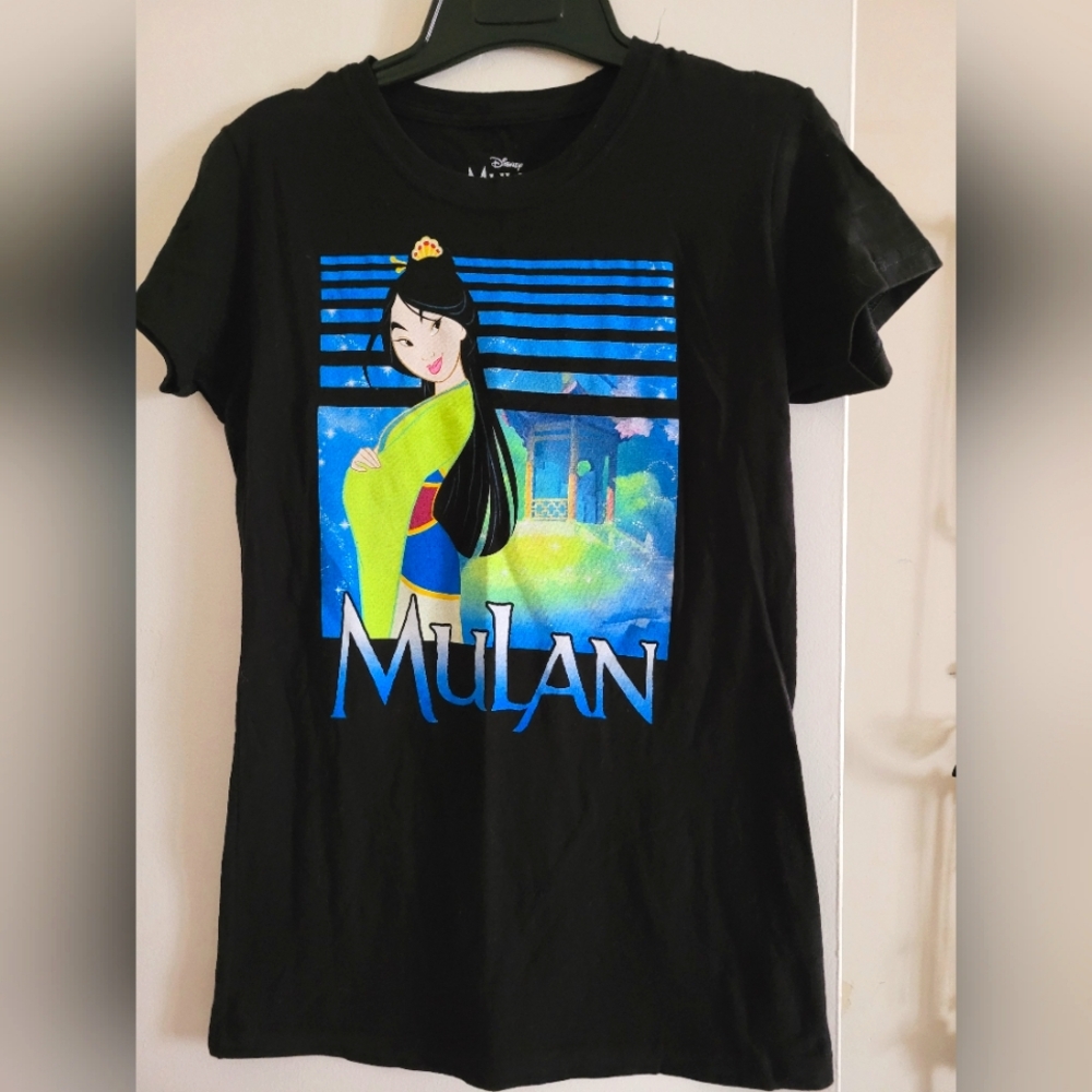 2 for $25 ‼️ NWOT Disney Mulan Graphic Printed Tee Unisex Small